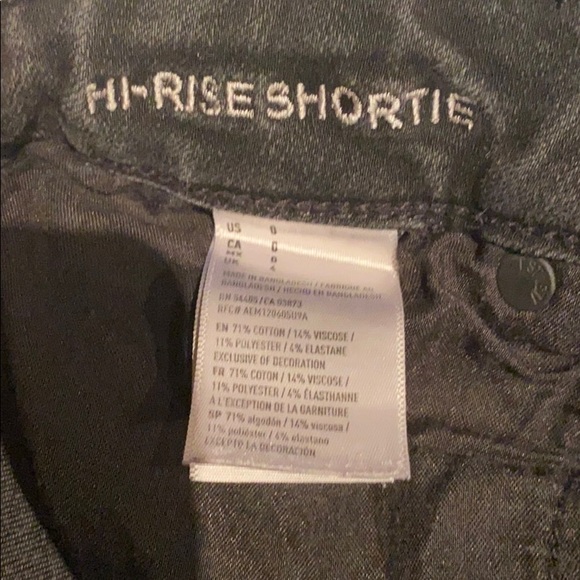 American Eagle Outfitters Hi-Rise shorts+ t-shirt - Picture 5 of 5